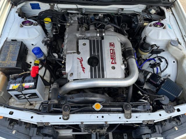 ローレル ２５クラブＳターボタイプＸスーパーハイキャス　２５クラブＳターボタイプＸスーパーハイキャス（５名）ＭＴ５速載せ替え公認済み　Ｄ－ＭＡＸ車高調　トラストインタークーラー　トラストブーストコントローラー　ＨＰＩエアクリ　ラフィックスボス（3枚目）