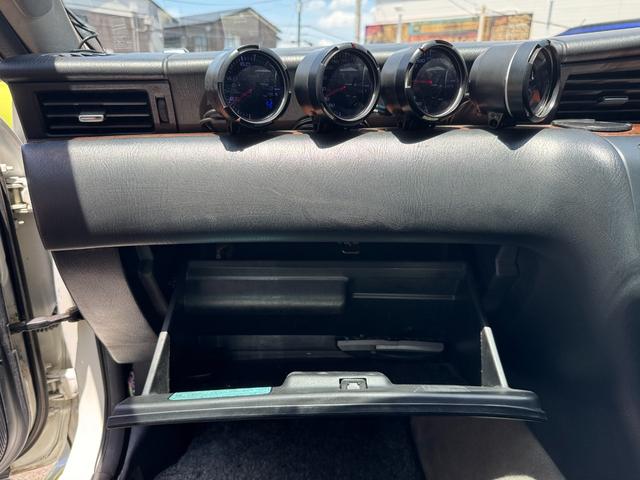 ローレル ２５クラブＳターボタイプＸスーパーハイキャス　２５クラブＳターボタイプＸスーパーハイキャス（５名）ＭＴ５速載せ替え公認済み　Ｄ－ＭＡＸ車高調　トラストインタークーラー　トラストブーストコントローラー　ＨＰＩエアクリ　ラフィックスボス（52枚目）