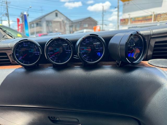ローレル ２５クラブＳターボタイプＸスーパーハイキャス　２５クラブＳターボタイプＸスーパーハイキャス（５名）ＭＴ５速載せ替え公認済み　Ｄ－ＭＡＸ車高調　トラストインタークーラー　トラストブーストコントローラー　ＨＰＩエアクリ　ラフィックスボス（53枚目）
