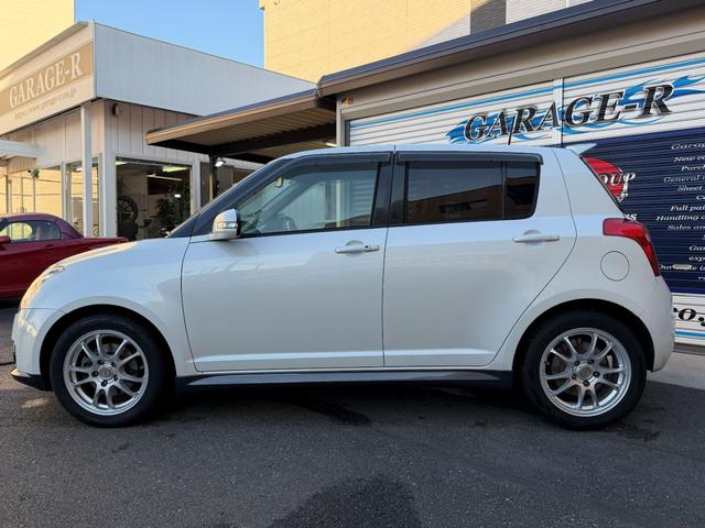 スイフト スポーツ　社外１６インチＡＷ　ＲＥＣＡＲＯシート　ストラーダナビ　ＥＴＣ　ＴＶ　Ｂｌｕｅｔｏｏｔｈ（6枚目）