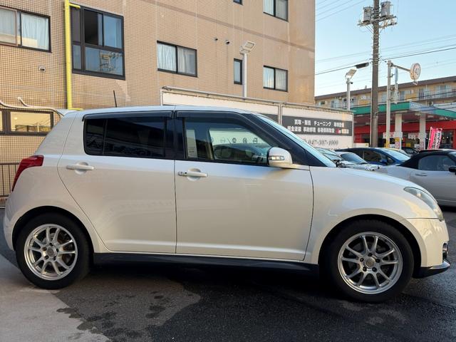 スイフト スポーツ　社外１６インチＡＷ　ＲＥＣＡＲＯシート　ストラーダナビ　ＥＴＣ　ＴＶ　Ｂｌｕｅｔｏｏｔｈ（7枚目）