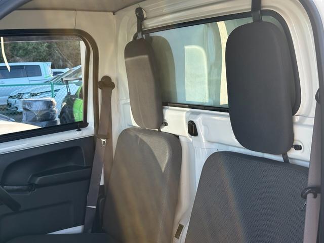 ハイゼットトラック 冷蔵冷凍車　中温‐５℃設定　日章冷凍２コンプレッサー仕様　冷蔵冷凍車　中温‐５℃設定　日章冷凍２コンプレッサー仕様　薄型エバポレータ　両側スライド扉　ＡＢＳ　樹脂製スノコ　庫内ライト　バックカメラ（33枚目）