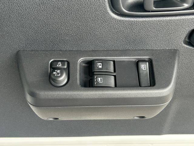 ハイゼットトラック ＦＲＰ中温冷蔵冷凍車　－７℃設定　デンソー冷凍機　片側スライドドア　スマートアシスト　レーンキープアシスト　障害物センサー　デジタルインナーミラー　バックカメラ　社外ＴＶ　助手席エアバッグ　ＡＢＳ　ドラレコ　９０度ストッパー　樹脂製スノコ（28枚目）