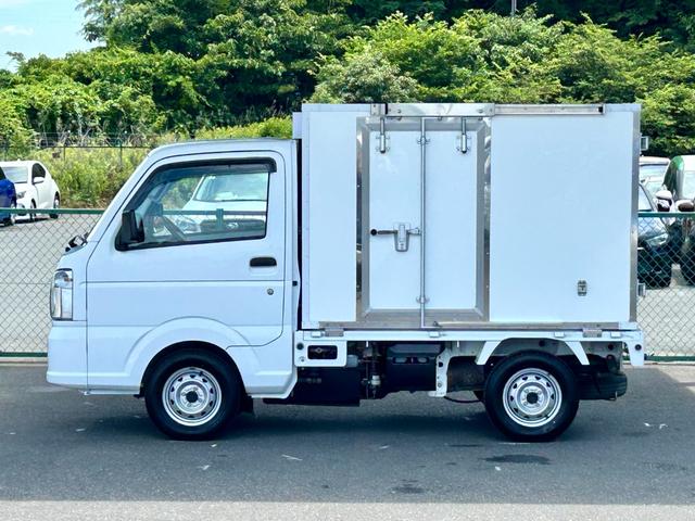 ＮＴ１００クリッパートラック 低温冷蔵冷凍車　－２５℃設定　日章冷凍２コンプレッサー仕様　薄箱５０ｍｍ仕様　薄型エバポレータ　片側スライドドア　リヤロックロット扉　助手席エアバッグ　ＡＢＳ　バックカメラ　ＥＴＣ　左右９０度ストッパー　樹脂製スノコ　庫内ライト（10枚目）