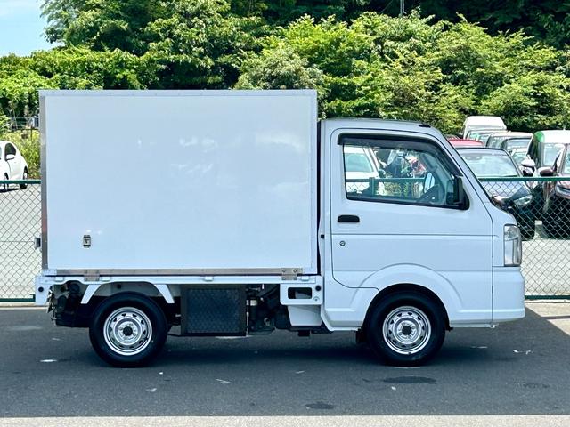 ＮＴ１００クリッパートラック 低温冷蔵冷凍車　－２５℃設定　日章冷凍２コンプレッサー仕様　薄箱５０ｍｍ仕様　薄型エバポレータ　片側スライドドア　リヤロックロット扉　助手席エアバッグ　ＡＢＳ　バックカメラ　ＥＴＣ　左右９０度ストッパー　樹脂製スノコ　庫内ライト（12枚目）