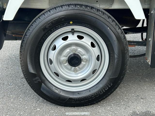 ＮＴ１００クリッパートラック 低温冷蔵冷凍車　－２５℃設定　日章冷凍２コンプレッサー仕様　薄箱５０ｍｍ仕様　薄型エバポレータ　片側スライドドア　リヤロックロット扉　助手席エアバッグ　ＡＢＳ　バックカメラ　ＥＴＣ　左右９０度ストッパー　樹脂製スノコ　庫内ライト（48枚目）