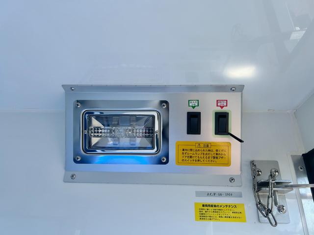 ハイゼットトラック FRP中温冷蔵冷凍車 -7℃設定 ダイハツ純正 デンソー冷凍機 片側スライドドア リヤワンタッチ扉 助手席エアバック ABS ETC バックカメラ 90度ストッパー 樹脂製スノコ 庫内ライト 荷箱カギ(20枚目)