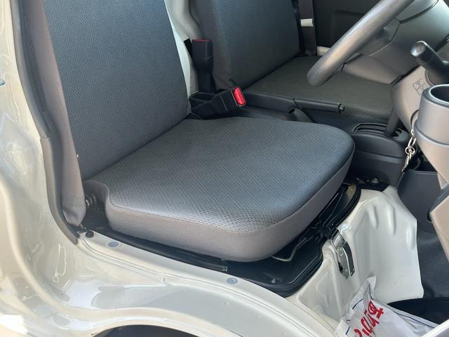 ハイゼットトラック FRP中温冷蔵冷凍車 -7℃設定 ダイハツ純正 デンソー冷凍機 片側スライドドア リヤワンタッチ扉 助手席エアバック ABS ETC バックカメラ 90度ストッパー 樹脂製スノコ 庫内ライト 荷箱カギ(24枚目)