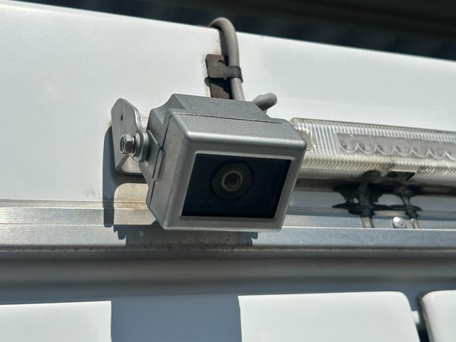 ハイゼットトラック FRP中温冷蔵冷凍車 -7℃設定 ダイハツ純正 デンソー冷凍機 片側スライドドア リヤワンタッチ扉 助手席エアバック ABS ETC バックカメラ 90度ストッパー 樹脂製スノコ 庫内ライト 荷箱カギ(45枚目)