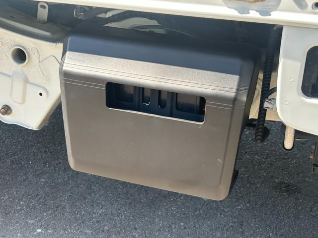 ハイゼットトラック FRP中温冷蔵冷凍車 -7℃設定 ダイハツ純正 デンソー冷凍機 片側スライドドア リヤワンタッチ扉 助手席エアバック ABS ETC バックカメラ 90度ストッパー 樹脂製スノコ 庫内ライト 荷箱カギ(46枚目)