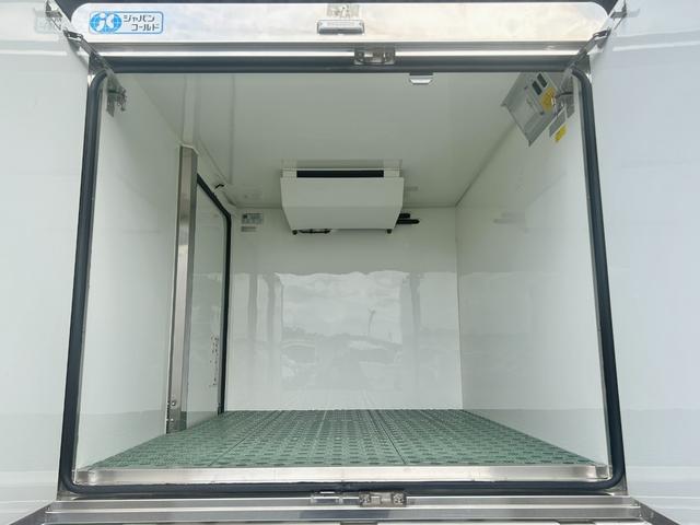 キャリイトラック 低温冷蔵冷凍車　－３０℃設定　菱重コールドチェーン冷凍機　２コンプレッサー仕様　薄箱仕様　片側スライドドア　リヤワンタッチ扉　キーレス　ＰＷ　ＥＴＣ　助手席エアバッグ　ＡＢＳ　左右９０度ストッパー　樹脂製スノコ　庫内ライト（6枚目）