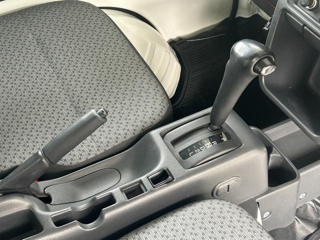 ＮＴ１００クリッパートラック 冷蔵冷凍車　－５℃設定　菱重コールドチェーン２コンプ仕様　菱重コールドチェーン２コンプレッサー冷凍機　片側スライドドア　リヤワンタッチ扉　バックカメラ　デジタルミラー　ＥＴＣ　９０度ストッパー　樹脂製スノコ　庫内ライト　荷箱カギ（29枚目）