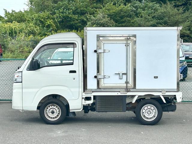 ハイゼットトラック 低温冷蔵冷凍車　－２２℃設定　ダイハツ純正　デンソー冷凍機　片側ドア　リヤロックロッド扉　キーレス　パワーウィンドウ　助手席エアバッグ　ＡＢＳ　９０度ストッパー　樹脂製スノコ　庫内ライト　荷箱カギ（10枚目）