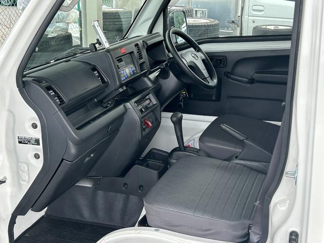 ハイゼットトラック 低温冷蔵冷凍車　－２２℃設定　ダイハツ純正　デンソー冷凍機　片側ドア　リヤロックロッド扉　キーレス　パワーウィンドウ　助手席エアバッグ　ＡＢＳ　９０度ストッパー　樹脂製スノコ　庫内ライト　荷箱カギ（31枚目）