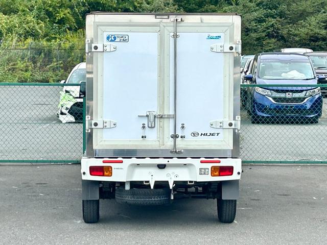 ハイゼットトラック ４ＷＤ　低温冷蔵冷凍車　－２２℃設定　ダイハツ純正　デンソー冷凍機　片側ドア　リヤロックロッド扉　キーレス　パワーウィンドウ　ＥＴＣ　助手席エアバッグ　ＡＢＳ　９０度ストッパー　樹脂製スノコ　庫内ライト　荷箱カギ（13枚目）