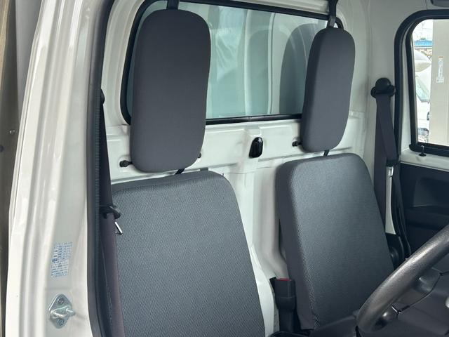 ハイゼットトラック ４ＷＤ　低温冷蔵冷凍車　－２２℃設定　ダイハツ純正　デンソー冷凍機　片側ドア　リヤロックロッド扉　キーレス　パワーウィンドウ　ＥＴＣ　助手席エアバッグ　ＡＢＳ　９０度ストッパー　樹脂製スノコ　庫内ライト　荷箱カギ（23枚目）