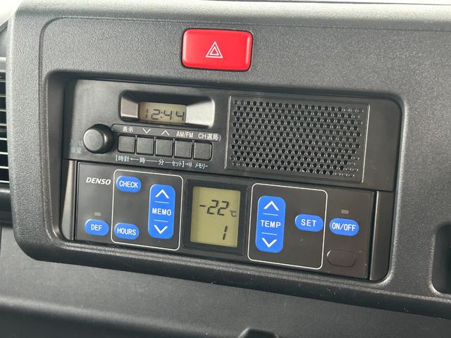 ハイゼットトラック ４ＷＤ　低温冷蔵冷凍車　－２２℃設定　ダイハツ純正　デンソー冷凍機　片側ドア　リヤロックロッド扉　キーレス　パワーウィンドウ　ＥＴＣ　助手席エアバッグ　ＡＢＳ　９０度ストッパー　樹脂製スノコ　庫内ライト　荷箱カギ（26枚目）