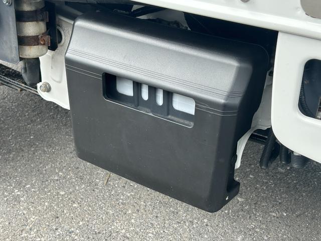 ハイゼットトラック ４ＷＤ　低温冷蔵冷凍車　－２２℃設定　ダイハツ純正　デンソー冷凍機　片側ドア　リヤロックロッド扉　キーレス　パワーウィンドウ　ＥＴＣ　助手席エアバッグ　ＡＢＳ　９０度ストッパー　樹脂製スノコ　庫内ライト　荷箱カギ（47枚目）