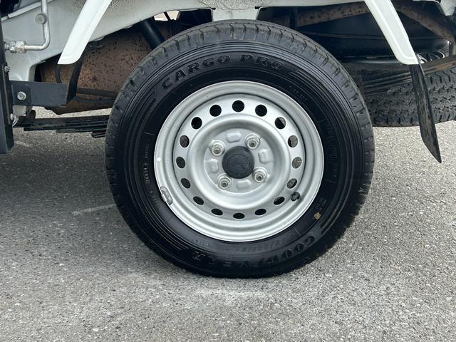 ハイゼットトラック ４ＷＤ　低温冷蔵冷凍車　－２２℃設定　ダイハツ純正　デンソー冷凍機　片側ドア　リヤロックロッド扉　キーレス　パワーウィンドウ　ＥＴＣ　助手席エアバッグ　ＡＢＳ　９０度ストッパー　樹脂製スノコ　庫内ライト　荷箱カギ（50枚目）