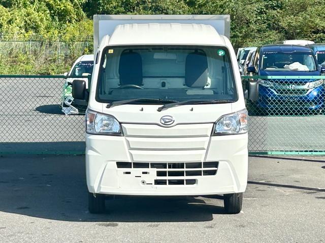 ハイゼットトラック ４ＷＤ　低温冷蔵冷凍車　－２２℃設定　ダイハツ純正　デンソー冷凍機　片側ドア　リヤロックロッド扉　キーレス　パワーウィンドウ　ＥＴＣ　助手席エアバッグ　ＡＢＳ　９０度ストッパー　樹脂製スノコ　庫内ライト　荷箱カギ（7枚目）