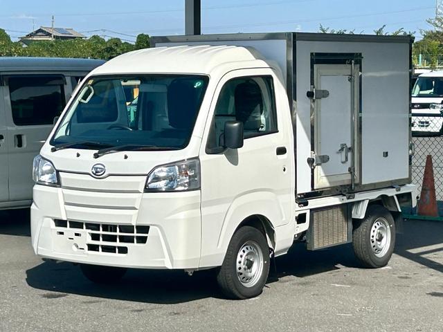 ハイゼットトラック ４ＷＤ　低温冷蔵冷凍車　－２２℃設定　ダイハツ純正　デンソー冷凍機　片側ドア　リヤロックロッド扉　キーレス　パワーウィンドウ　ＥＴＣ　助手席エアバッグ　ＡＢＳ　９０度ストッパー　樹脂製スノコ　庫内ライト　荷箱カギ（8枚目）