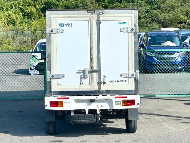 ハイゼットトラック ４ＷＤ　低温冷蔵冷凍車　－２２℃設定　ダイハツ純正　デンソー冷凍機　片側ドア　リヤロックロッド扉　キーレス　パワーウィンドウ　ＥＴＣ　助手席エアバッグ　ＡＢＳ　９０度ストッパー　樹脂製スノコ　庫内ライト　荷箱カギ（13枚目）