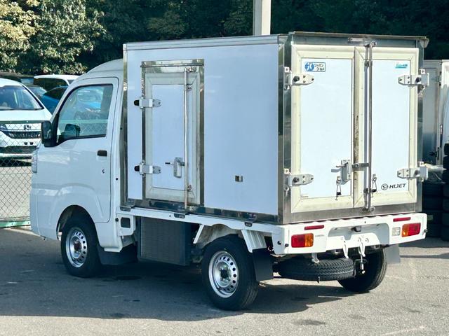 ハイゼットトラック ４ＷＤ　低温冷蔵冷凍車　－２２℃設定　ダイハツ純正　デンソー冷凍機　片側ドア　リヤロックロッド扉　キーレス　パワーウィンドウ　ＥＴＣ　助手席エアバッグ　ＡＢＳ　９０度ストッパー　樹脂製スノコ　庫内ライト　荷箱カギ（15枚目）