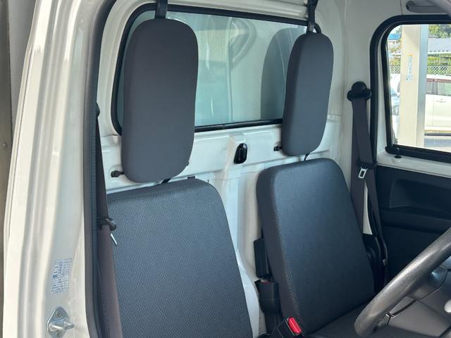 ハイゼットトラック ４ＷＤ　低温冷蔵冷凍車　－２２℃設定　ダイハツ純正　デンソー冷凍機　片側ドア　リヤロックロッド扉　キーレス　パワーウィンドウ　ＥＴＣ　助手席エアバッグ　ＡＢＳ　９０度ストッパー　樹脂製スノコ　庫内ライト　荷箱カギ（23枚目）
