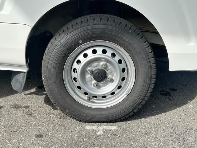 ハイゼットトラック ４ＷＤ　低温冷蔵冷凍車　－２２℃設定　ダイハツ純正　デンソー冷凍機　片側ドア　リヤロックロッド扉　キーレス　パワーウィンドウ　ＥＴＣ　助手席エアバッグ　ＡＢＳ　９０度ストッパー　樹脂製スノコ　庫内ライト　荷箱カギ（50枚目）