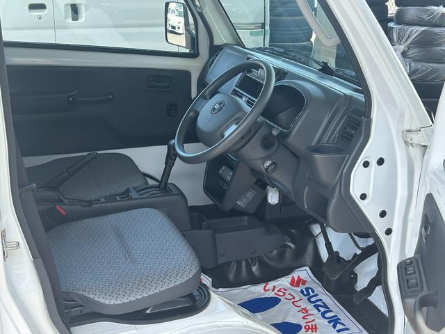 ＮＴ１００クリッパートラック 冷蔵冷凍車　中温－５℃設定　菱重コールドチェーン２コンプ仕様　菱重コールドチェーン２コンプレッサー冷凍機　薄型エバポレータ　片側スライドドア　リヤワンタッチ扉　キーレス　ＰＷ　バックカメラ・ＥＴＣ　助手席エアバッグ　ＡＢＳ　９０度ストッパー　樹脂製スノコ（4枚目）