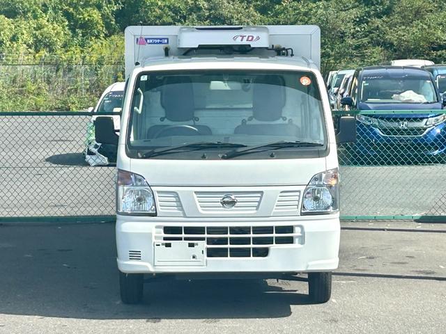 ＮＴ１００クリッパートラック 冷蔵冷凍車　中温－５℃設定　菱重コールドチェーン２コンプ仕様　菱重コールドチェーン２コンプレッサー冷凍機　薄型エバポレータ　片側スライドドア　リヤワンタッチ扉　キーレス　ＰＷ　バックカメラ・ＥＴＣ　助手席エアバッグ　ＡＢＳ　９０度ストッパー　樹脂製スノコ（7枚目）