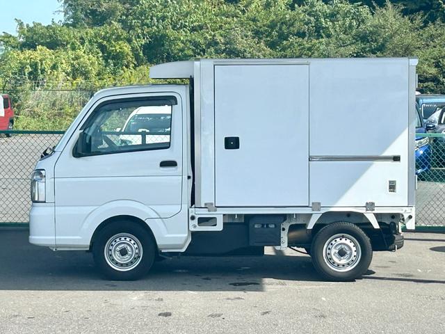ＮＴ１００クリッパートラック 冷蔵冷凍車　中温－５℃設定　菱重コールドチェーン２コンプ仕様　菱重コールドチェーン２コンプレッサー冷凍機　薄型エバポレータ　片側スライドドア　リヤワンタッチ扉　キーレス　ＰＷ　バックカメラ・ＥＴＣ　助手席エアバッグ　ＡＢＳ　９０度ストッパー　樹脂製スノコ（10枚目）