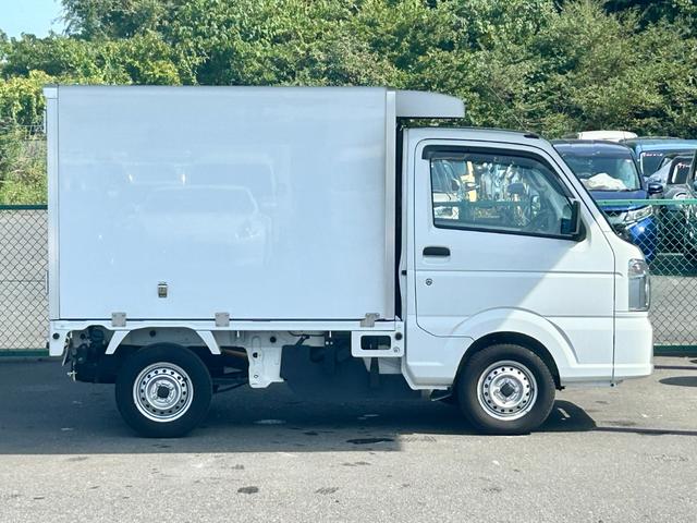 ＮＴ１００クリッパートラック 冷蔵冷凍車　中温－５℃設定　菱重コールドチェーン２コンプ仕様　菱重コールドチェーン２コンプレッサー冷凍機　薄型エバポレータ　片側スライドドア　リヤワンタッチ扉　キーレス　ＰＷ　バックカメラ・ＥＴＣ　助手席エアバッグ　ＡＢＳ　９０度ストッパー　樹脂製スノコ（12枚目）