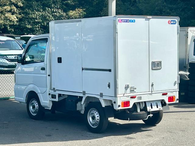 ＮＴ１００クリッパートラック 冷蔵冷凍車　中温－５℃設定　菱重コールドチェーン２コンプ仕様　菱重コールドチェーン２コンプレッサー冷凍機　薄型エバポレータ　片側スライドドア　リヤワンタッチ扉　キーレス　ＰＷ　バックカメラ・ＥＴＣ　助手席エアバッグ　ＡＢＳ　９０度ストッパー　樹脂製スノコ（15枚目）