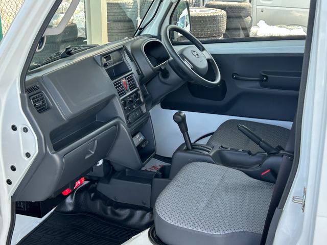 ＮＴ１００クリッパートラック 冷蔵冷凍車　中温－５℃設定　菱重コールドチェーン２コンプ仕様　菱重コールドチェーン２コンプレッサー冷凍機　薄型エバポレータ　片側スライドドア　リヤワンタッチ扉　キーレス　ＰＷ　バックカメラ・ＥＴＣ　助手席エアバッグ　ＡＢＳ　９０度ストッパー　樹脂製スノコ（31枚目）
