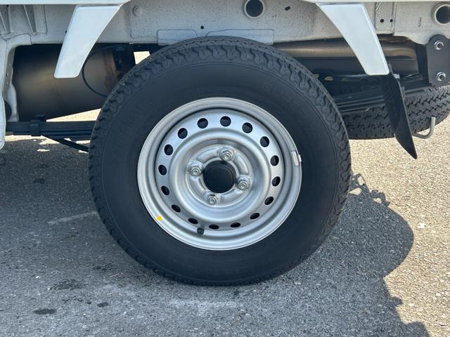 ＮＴ１００クリッパートラック 冷蔵冷凍車　中温－５℃設定　菱重コールドチェーン２コンプ仕様　菱重コールドチェーン２コンプレッサー冷凍機　薄型エバポレータ　片側スライドドア　リヤワンタッチ扉　キーレス　ＰＷ　バックカメラ・ＥＴＣ　助手席エアバッグ　ＡＢＳ　９０度ストッパー　樹脂製スノコ（49枚目）