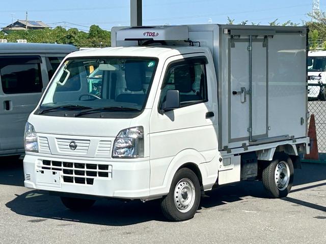 ＮＴ１００クリッパートラック 低温冷蔵冷凍車　－３０℃設定　菱重コールドチェーン　菱重コールドチェーン冷凍機　２コンプレッサー仕様　片側スライドドア　キーレス　ＰＷ　社外ナビ・ＴＶ・バックカメラ・ＥＴＣ　ドラレコ　９０度ストッパー　保冷カーテン　樹脂製スノコ　庫内ライト　荷箱カギ（8枚目）