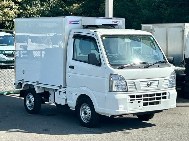 ＮＴ１００クリッパートラック 低温冷蔵冷凍車　－３０℃設定　菱重コールドチェーン　菱重コールドチェーン冷凍機　２コンプレッサー仕様　片側スライドドア　キーレス　ＰＷ　社外ナビ・ＴＶ・バックカメラ・ＥＴＣ　ドラレコ　９０度ストッパー　保冷カーテン　樹脂製スノコ　庫内ライト　荷箱カギ（9枚目）
