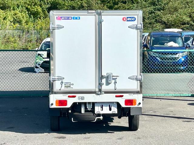 ＮＴ１００クリッパートラック 低温冷蔵冷凍車　－３０℃設定　菱重コールドチェーン　菱重コールドチェーン冷凍機　２コンプレッサー仕様　片側スライドドア　キーレス　ＰＷ　社外ナビ・ＴＶ・バックカメラ・ＥＴＣ　ドラレコ　９０度ストッパー　保冷カーテン　樹脂製スノコ　庫内ライト　荷箱カギ（13枚目）