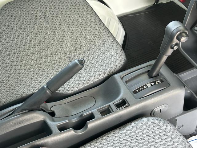 ＮＴ１００クリッパートラック 低温冷蔵冷凍車　－３０℃設定　菱重コールドチェーン　菱重コールドチェーン冷凍機　２コンプレッサー仕様　片側スライドドア　キーレス　ＰＷ　社外ナビ・ＴＶ・バックカメラ・ＥＴＣ　ドラレコ　９０度ストッパー　保冷カーテン　樹脂製スノコ　庫内ライト　荷箱カギ（29枚目）
