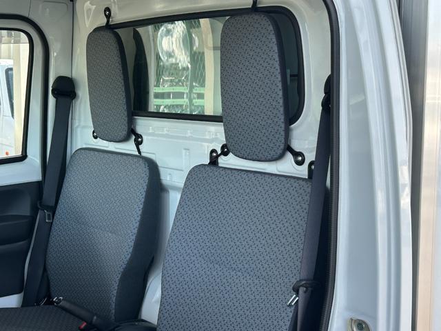 ＮＴ１００クリッパートラック 低温冷蔵冷凍車　－３０℃設定　菱重コールドチェーン　菱重コールドチェーン冷凍機　２コンプレッサー仕様　片側スライドドア　キーレス　ＰＷ　社外ナビ・ＴＶ・バックカメラ・ＥＴＣ　ドラレコ　９０度ストッパー　保冷カーテン　樹脂製スノコ　庫内ライト　荷箱カギ（36枚目）