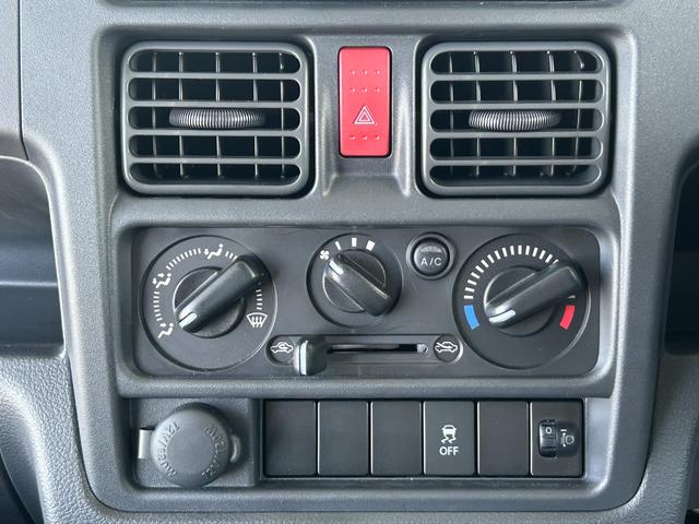 ＮＴ１００クリッパートラック 低温冷蔵冷凍車　－３０℃設定　菱重コールドチェーン　菱重コールドチェーン冷凍機　２コンプレッサー仕様　片側スライドドア　キーレス　ＰＷ　社外ナビ・ＴＶ・バックカメラ・ＥＴＣ　ドラレコ　９０度ストッパー　保冷カーテン　樹脂製スノコ　庫内ライト　荷箱カギ（38枚目）
