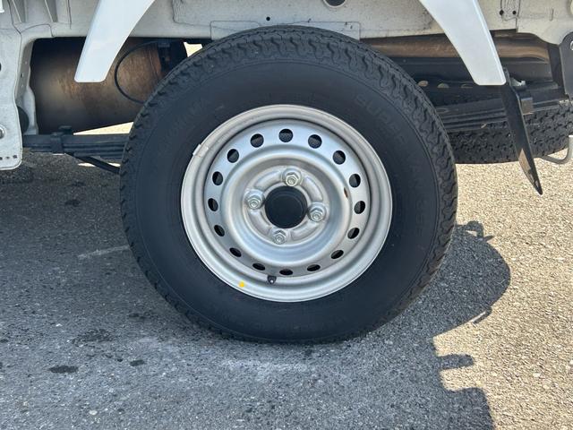 ＮＴ１００クリッパートラック 低温冷蔵冷凍車　－３０℃設定　菱重コールドチェーン　菱重コールドチェーン冷凍機　２コンプレッサー仕様　片側スライドドア　キーレス　ＰＷ　社外ナビ・ＴＶ・バックカメラ・ＥＴＣ　ドラレコ　９０度ストッパー　保冷カーテン　樹脂製スノコ　庫内ライト　荷箱カギ（55枚目）