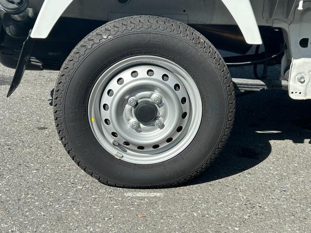 ＮＴ１００クリッパートラック 低温冷蔵冷凍車　－３０℃設定　菱重コールドチェーン　菱重コールドチェーン冷凍機　２コンプレッサー仕様　片側スライドドア　キーレス　ＰＷ　社外ナビ・ＴＶ・バックカメラ・ＥＴＣ　ドラレコ　９０度ストッパー　保冷カーテン　樹脂製スノコ　庫内ライト　荷箱カギ（56枚目）