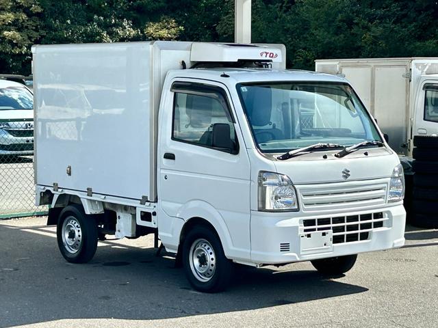 キャリイトラック 冷蔵冷凍車 中温-5℃設定 菱重コールドチェーン2コンプ仕様 菱重コールドチェーン2コンプレッサー冷凍機 薄型エバポレータ 片側スライドドア リヤワンタッチ扉 キーレス PW 助手席エアバッグ ABS 左右90度ストッパー 樹脂製スノコ 庫内ライト 荷箱カギ(9枚目)
