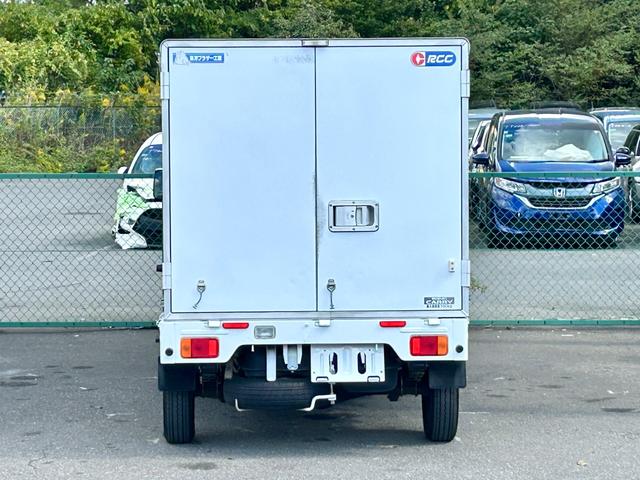 キャリイトラック 冷蔵冷凍車 中温-5℃設定 菱重コールドチェーン2コンプ仕様 菱重コールドチェーン2コンプレッサー冷凍機 薄型エバポレータ 片側スライドドア リヤワンタッチ扉 キーレス PW 助手席エアバッグ ABS 左右90度ストッパー 樹脂製スノコ 庫内ライト 荷箱カギ(13枚目)