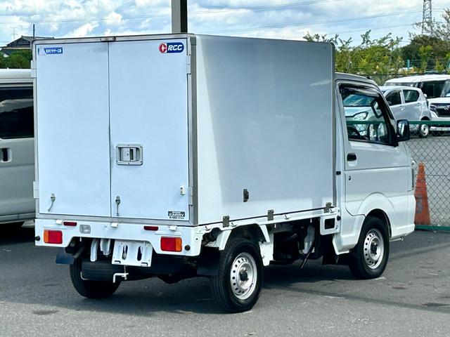 キャリイトラック 冷蔵冷凍車 中温-5℃設定 菱重コールドチェーン2コンプ仕様 菱重コールドチェーン2コンプレッサー冷凍機 薄型エバポレータ 片側スライドドア リヤワンタッチ扉 キーレス PW 助手席エアバッグ ABS 左右90度ストッパー 樹脂製スノコ 庫内ライト 荷箱カギ(14枚目)