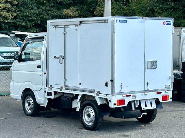 キャリイトラック 冷蔵冷凍車 中温-5℃設定 菱重コールドチェーン2コンプ仕様 菱重コールドチェーン2コンプレッサー冷凍機 薄型エバポレータ 片側スライドドア リヤワンタッチ扉 キーレス PW 助手席エアバッグ ABS 左右90度ストッパー 樹脂製スノコ 庫内ライト 荷箱カギ(15枚目)