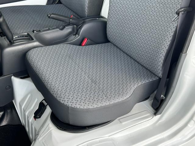 キャリイトラック 冷蔵冷凍車 中温-5℃設定 菱重コールドチェーン2コンプ仕様 菱重コールドチェーン2コンプレッサー冷凍機 薄型エバポレータ 片側スライドドア リヤワンタッチ扉 キーレス PW 助手席エアバッグ ABS 左右90度ストッパー 樹脂製スノコ 庫内ライト 荷箱カギ(33枚目)