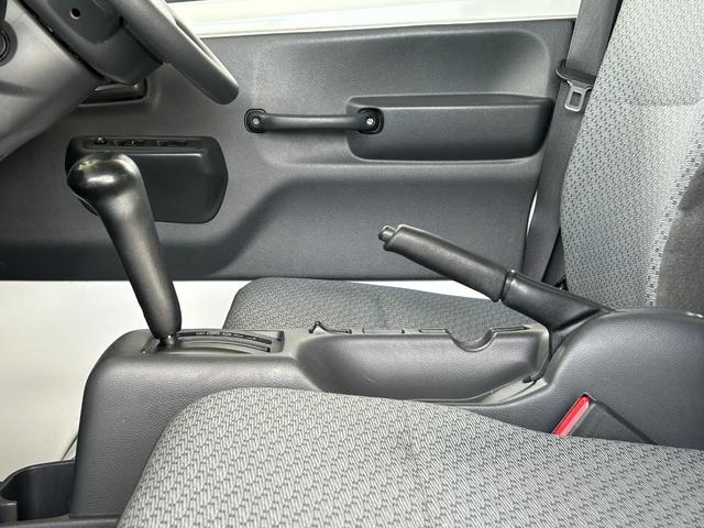 キャリイトラック 冷蔵冷凍車 中温-5℃設定 菱重コールドチェーン2コンプ仕様 菱重コールドチェーン2コンプレッサー冷凍機 薄型エバポレータ 片側スライドドア リヤワンタッチ扉 キーレス PW 助手席エアバッグ ABS 左右90度ストッパー 樹脂製スノコ 庫内ライト 荷箱カギ(38枚目)